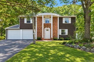 25 Beach Avenue, Port Jefferson, NY 11776