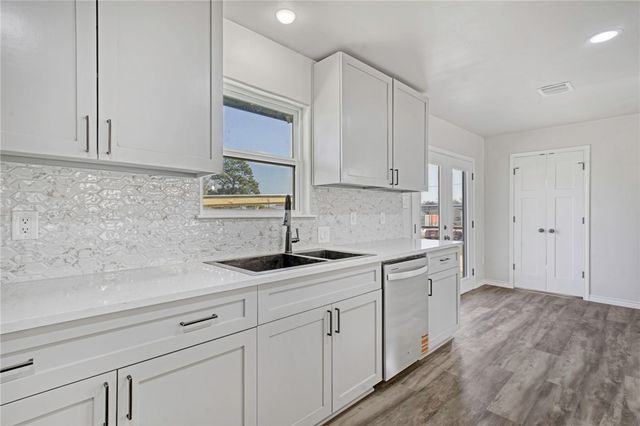 503 Perkins Street, Franklin, TX 77856