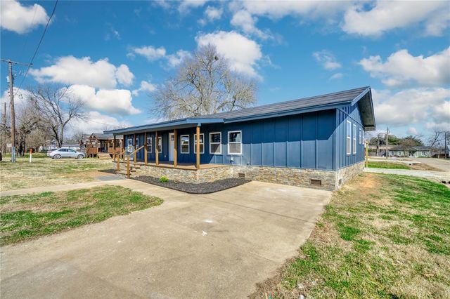 503 Perkins Street, Franklin, TX 77856