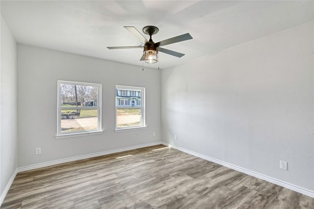 503 Perkins Street, Franklin, TX 77856