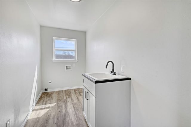 503 Perkins Street, Franklin, TX 77856