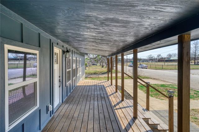 503 Perkins Street, Franklin, TX 77856