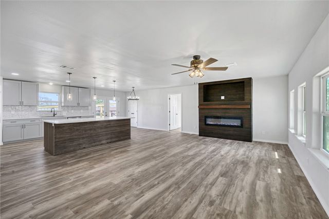 503 Perkins Street, Franklin, TX 77856