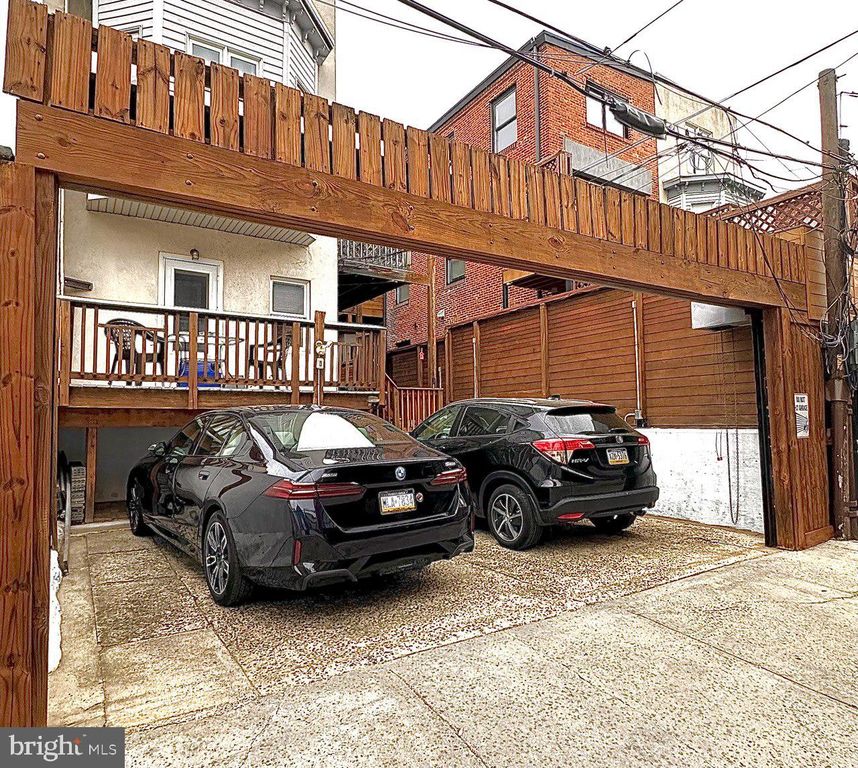 1912 GREEN ST, Philadelphia, PA 19130