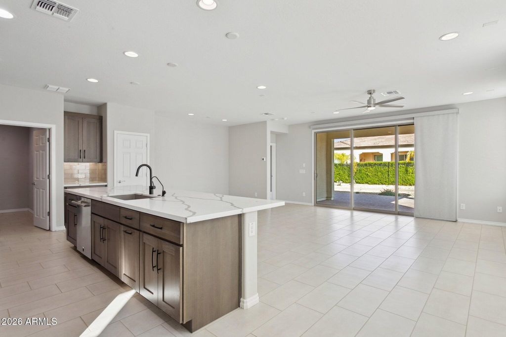 506 E CITRUS HOLLOW Way, Queen Creek, AZ 85140 — photo 2