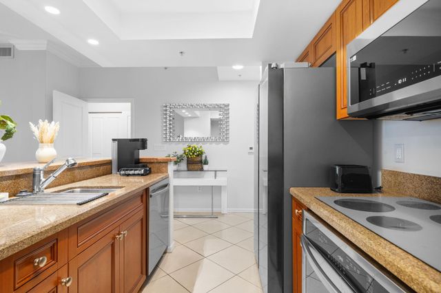 347 N NEW RIVER Drive E 405, Fort Lauderdale, FL 33301