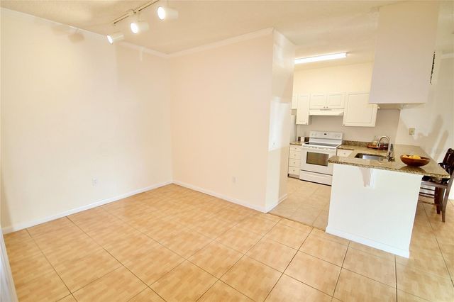 913 ARBOR LAKES CIRCLE 913, Sanford, FL 32771