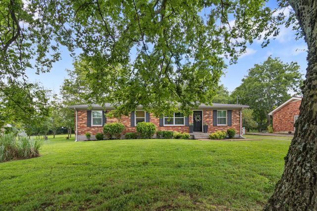 620 Nawakwa Trl, Madison, TN 37115
