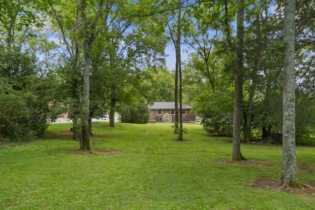 620 Nawakwa Trl, Madison, TN 37115