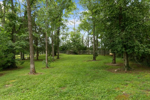620 Nawakwa Trl, Madison, TN 37115