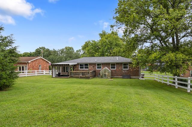 620 Nawakwa Trl, Madison, TN 37115