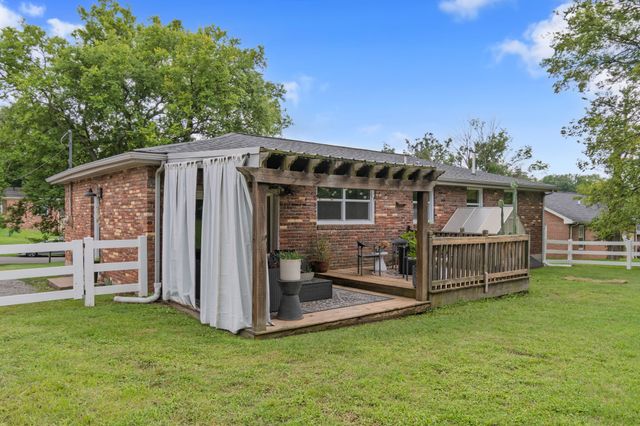 620 Nawakwa Trl, Madison, TN 37115
