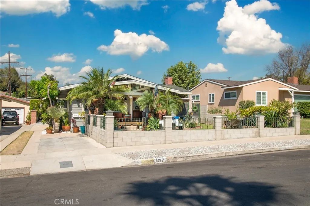 1717 Phillips Way, Highland Park, CA 90042