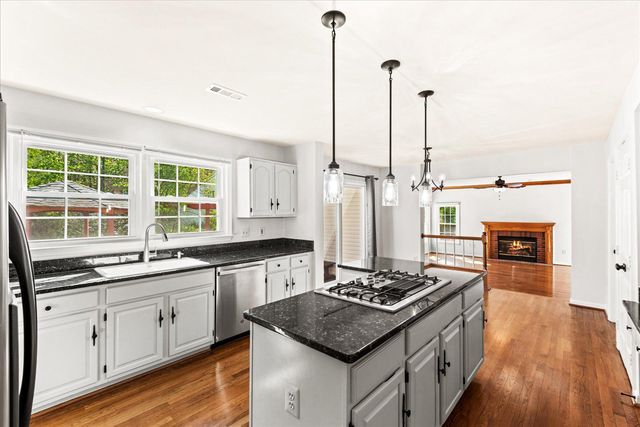 10 SARASOTA DR, Stafford, VA 22554