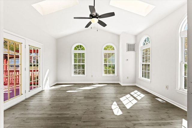 10 SARASOTA DR, Stafford, VA 22554