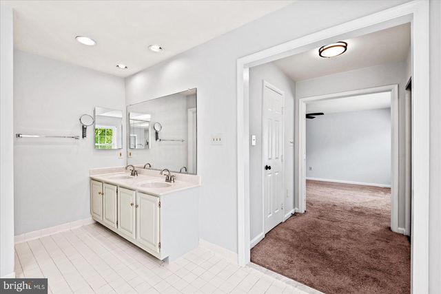 10 SARASOTA DR, Stafford, VA 22554