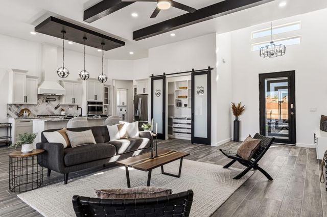 609 6th Street NE, Albuquerque, NM 87124