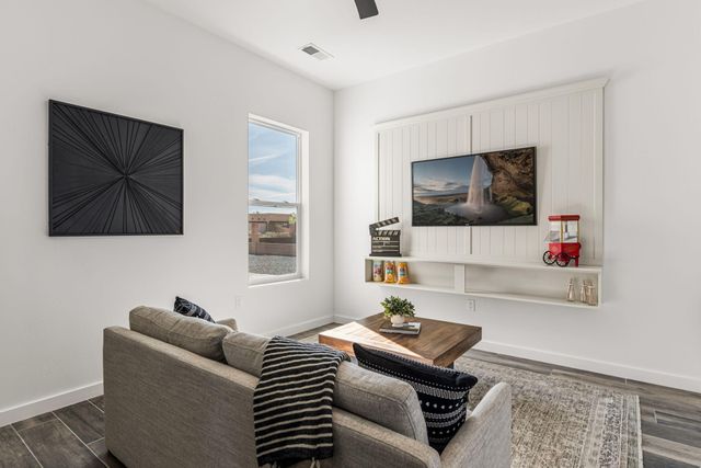 609 6th Street NE, Albuquerque, NM 87124