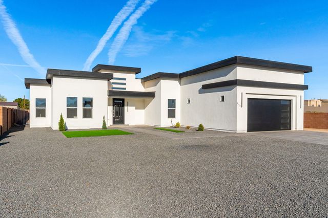 609 6th Street NE, Albuquerque, NM 87124