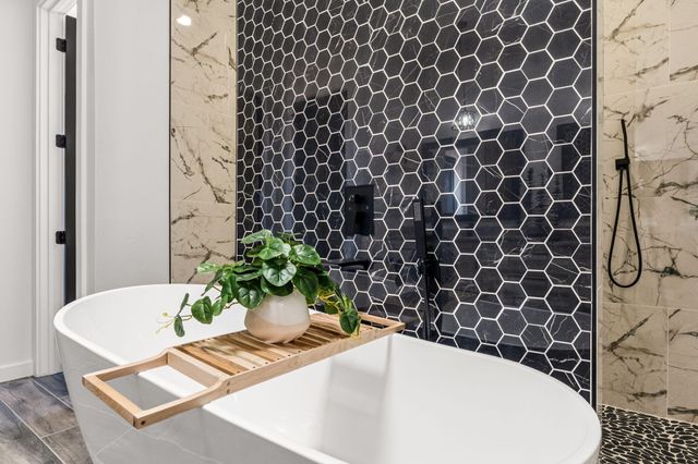 609 6th Street NE, Albuquerque, NM 87124