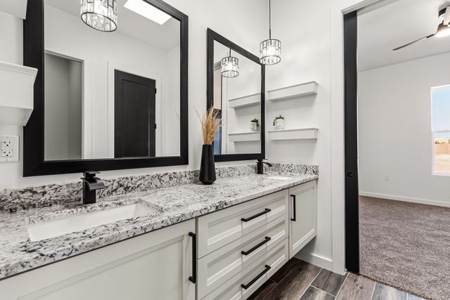 609 6th Street NE, Albuquerque, NM 87124