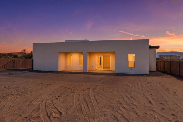 609 6th Street NE, Albuquerque, NM 87124