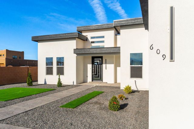609 6th Street NE, Albuquerque, NM 87124