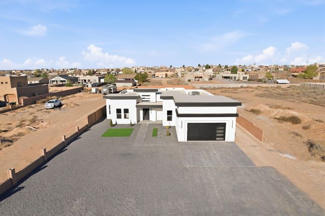 609 6th Street NE, Albuquerque, NM 87124