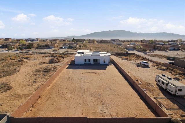 609 6th Street NE, Albuquerque, NM 87124