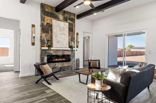 609 6th Street NE, Albuquerque, NM 87124