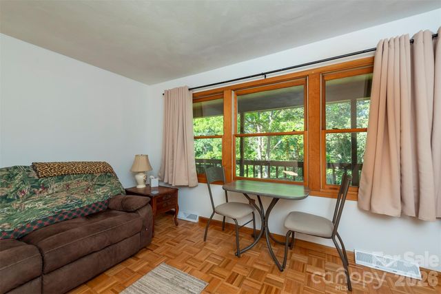 35 Upper Moffitt Road, Asheville, NC 28805