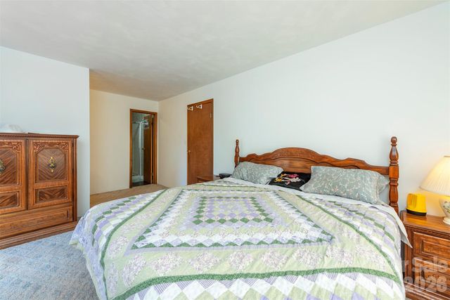 35 Upper Moffitt Road, Asheville, NC 28805
