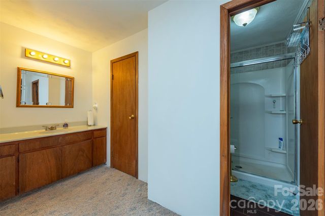 35 Upper Moffitt Road, Asheville, NC 28805