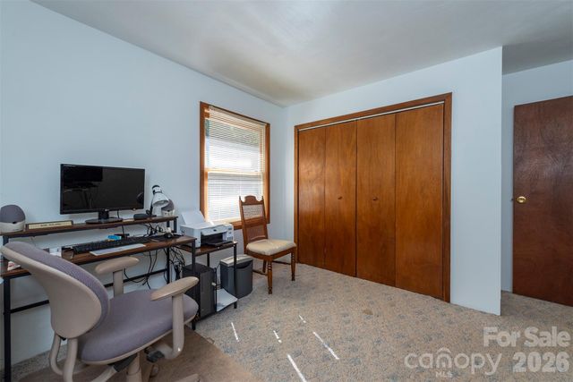 35 Upper Moffitt Road, Asheville, NC 28805