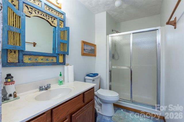 35 Upper Moffitt Road, Asheville, NC 28805