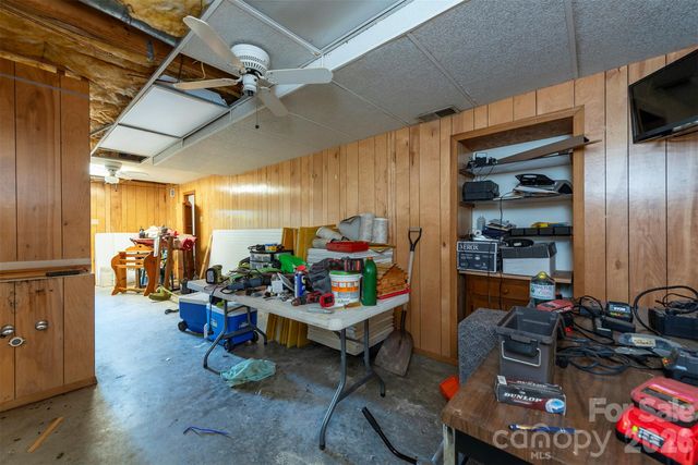 35 Upper Moffitt Road, Asheville, NC 28805