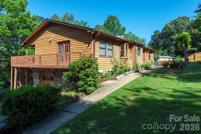 35 Upper Moffitt Road, Asheville, NC 28805