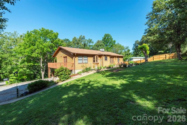 35 Upper Moffitt Road, Asheville, NC 28805