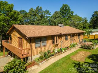 35 Upper Moffitt Road, Asheville, NC 28805