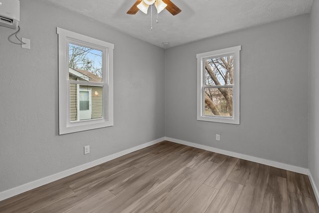 1553 E Nora Street, Springfield, MO 65803