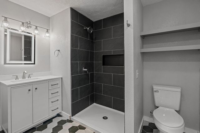 1553 E Nora Street, Springfield, MO 65803