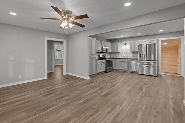 1553 E Nora Street, Springfield, MO 65803