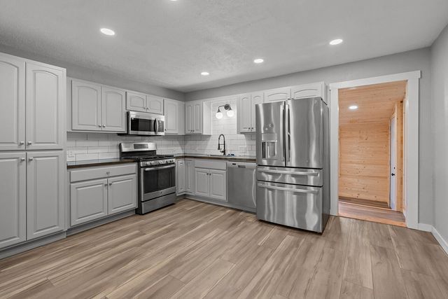 1553 E Nora Street, Springfield, MO 65803