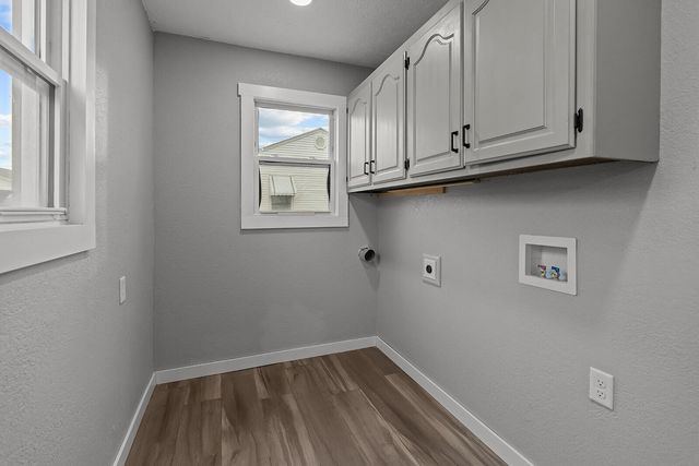 1553 E Nora Street, Springfield, MO 65803