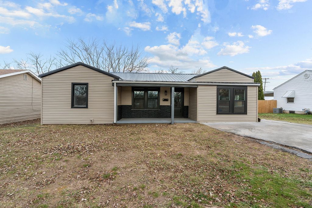 1553 E Nora Street, Springfield, MO 65803