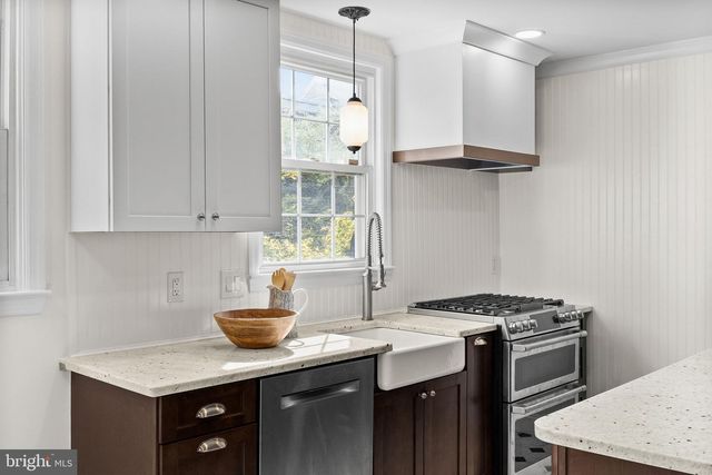 714 LOMBARD ST, Philadelphia, PA 19147