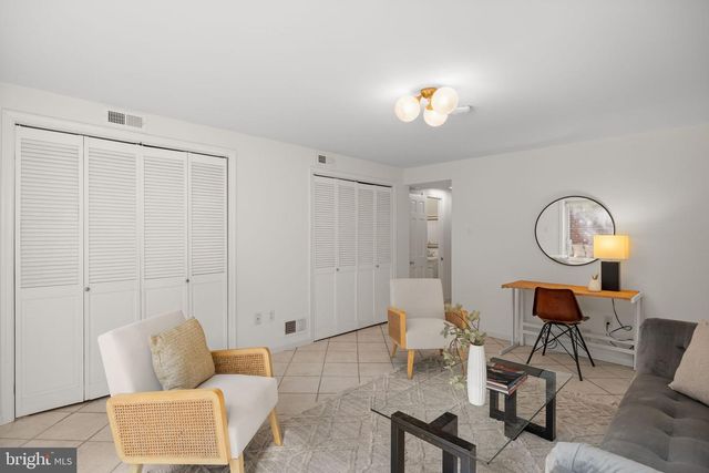 714 LOMBARD ST, Philadelphia, PA 19147