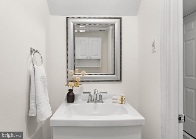 714 LOMBARD ST, Philadelphia, PA 19147
