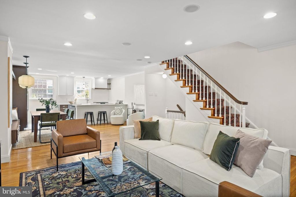 714 LOMBARD ST, Philadelphia, PA 19147