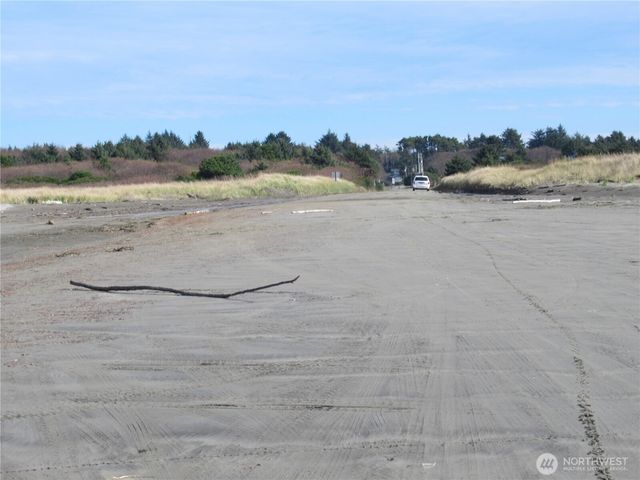 12 Driftwood Drive, Ocean Shores, WA 98569